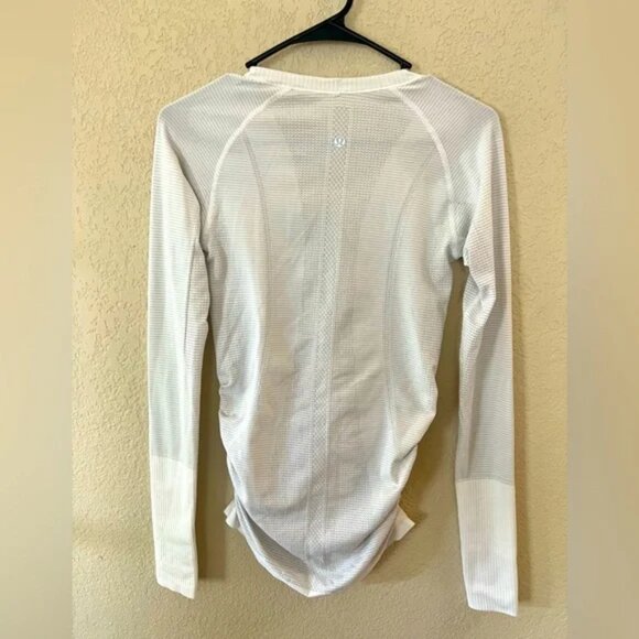 Lululemon Run: Swiftly Tech Long Sleeve Scoop *Ruched - Picture 6 of 6